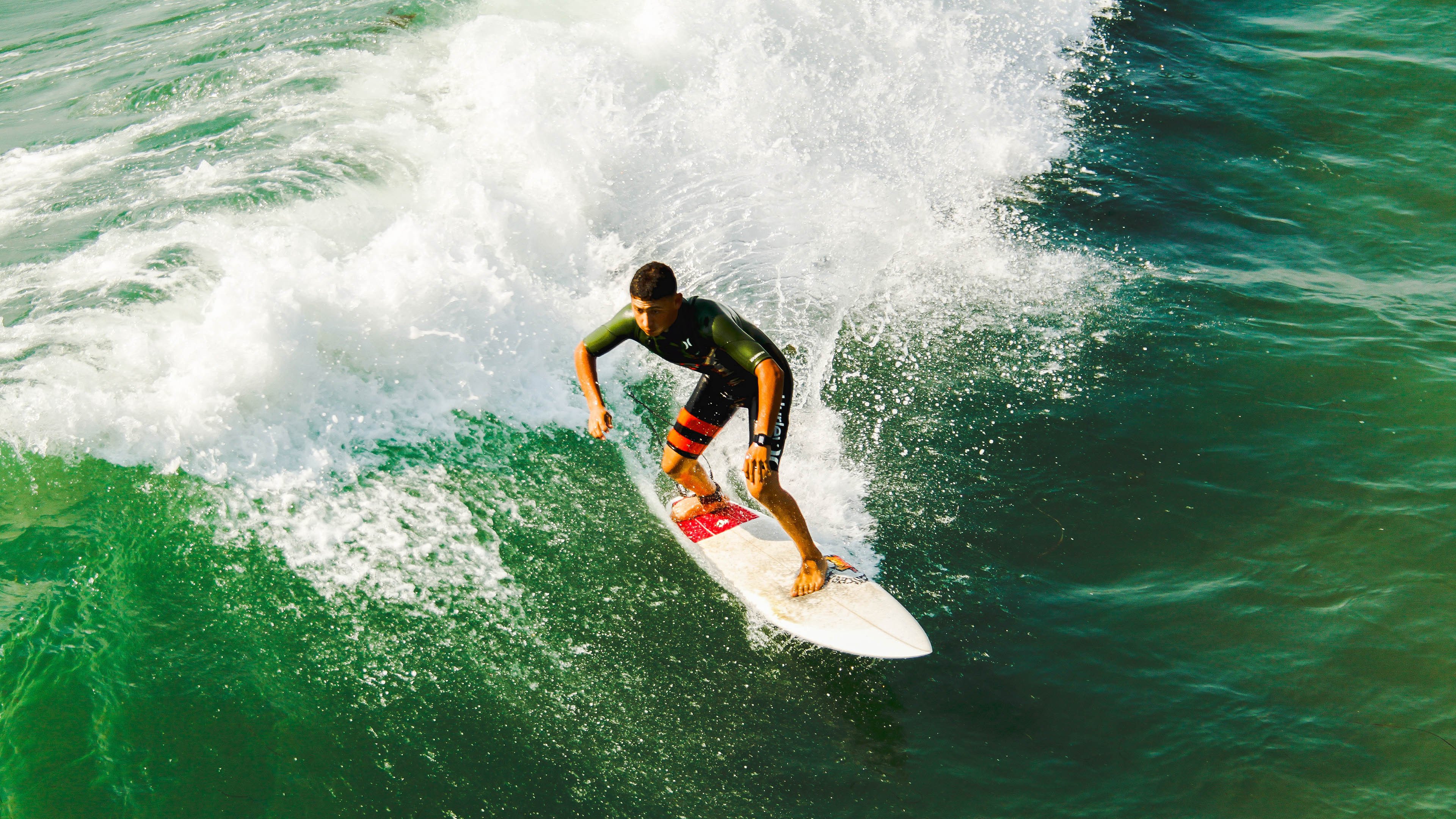 欧冠十六强首回合:那不勒斯客场0比0阿贾克斯 门将多次单刀封堵起关键作用